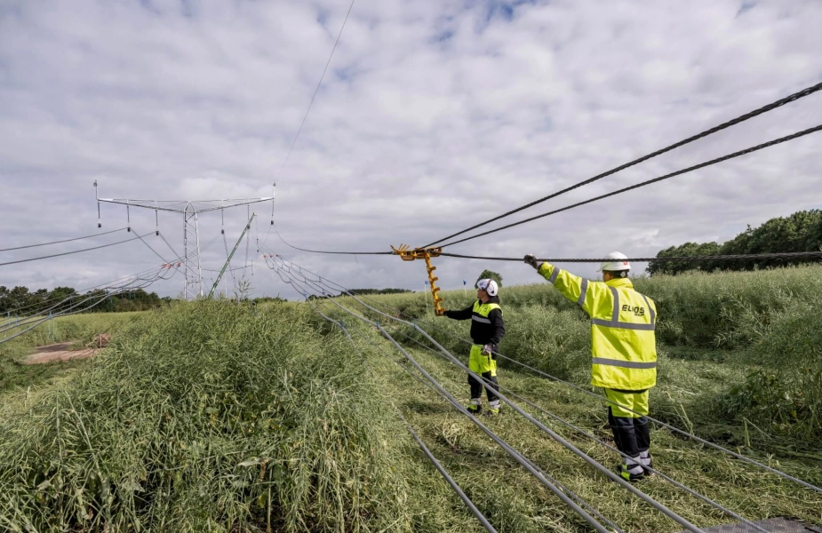 "Det er en vanskelig situation, som vi gerne havde været foruden, og vi forstår godt, at det er frustrerende for de virksomheder og projekter, der venter på afklaring," siger Kim Willerslev Jakobsen, direktør for Systemansvar i Energinet.