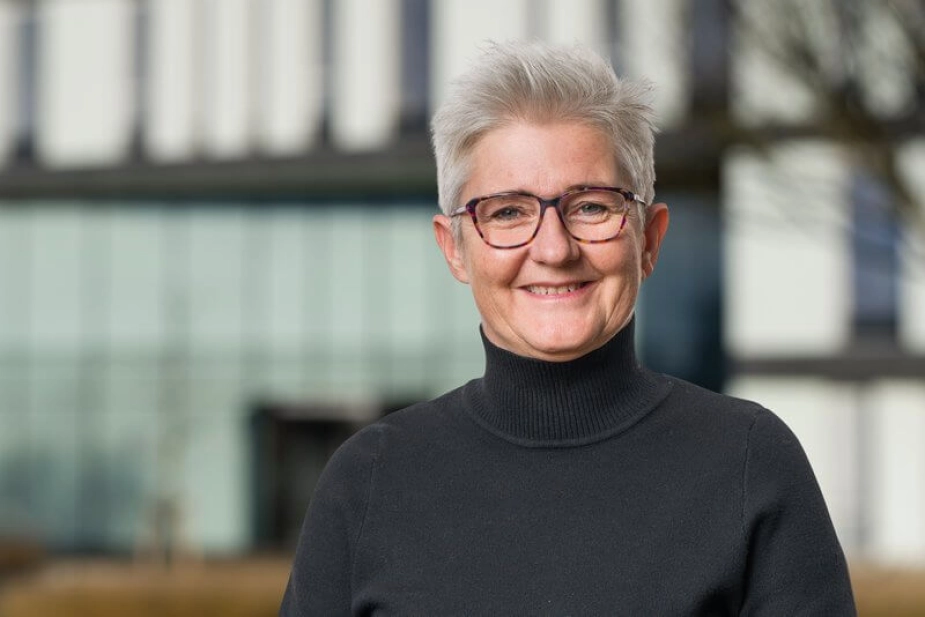 "Hvis ulven kommer, kan kommunen ikke løfte opgaven alene. Derfor har vi i Billund Kommune spurgt foreninger, organisationer, frivillige og lokale kræfter: Vil I være vores beredskabsvenner?" skriver Else Zippor, direktør for Voksne i Billund Kommune.