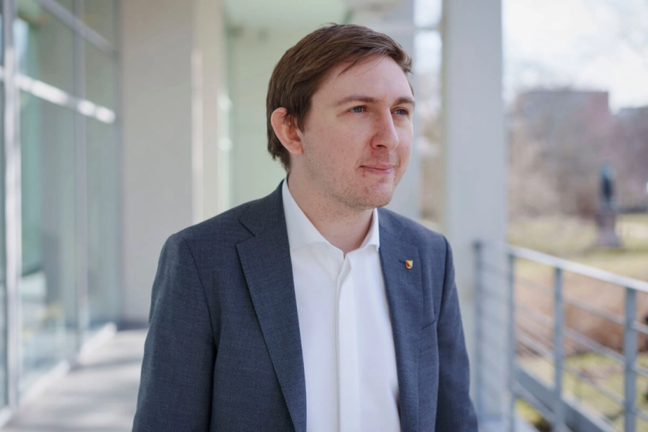 Emil Blücher, der startede sin politiske karriere i Venstre, blev som 28-årig udpeget som borgmester i Solrød Kommune efter KV21. Han er Liberal Alliances eneste borgmester.