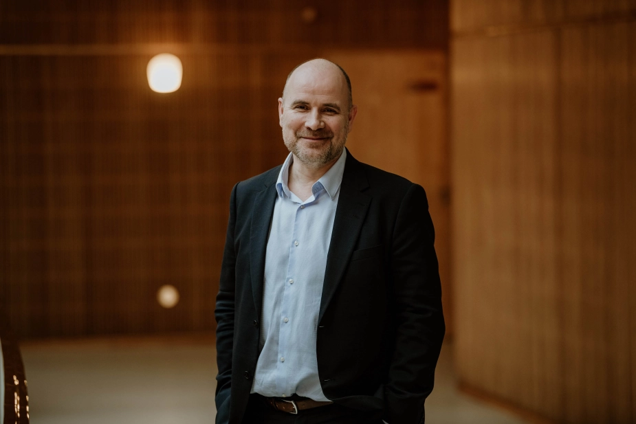 "Det er rigtig velanvendte penge, når man ser på forebyggelse og sammenhænge mellem forskellige sektorer," siger direktør for Sociale Forhold og Beskæftigelse i Aarhus Kommune, Erik Kaastrup-Hansen, om flere af de såkaldte kan-opgaver.