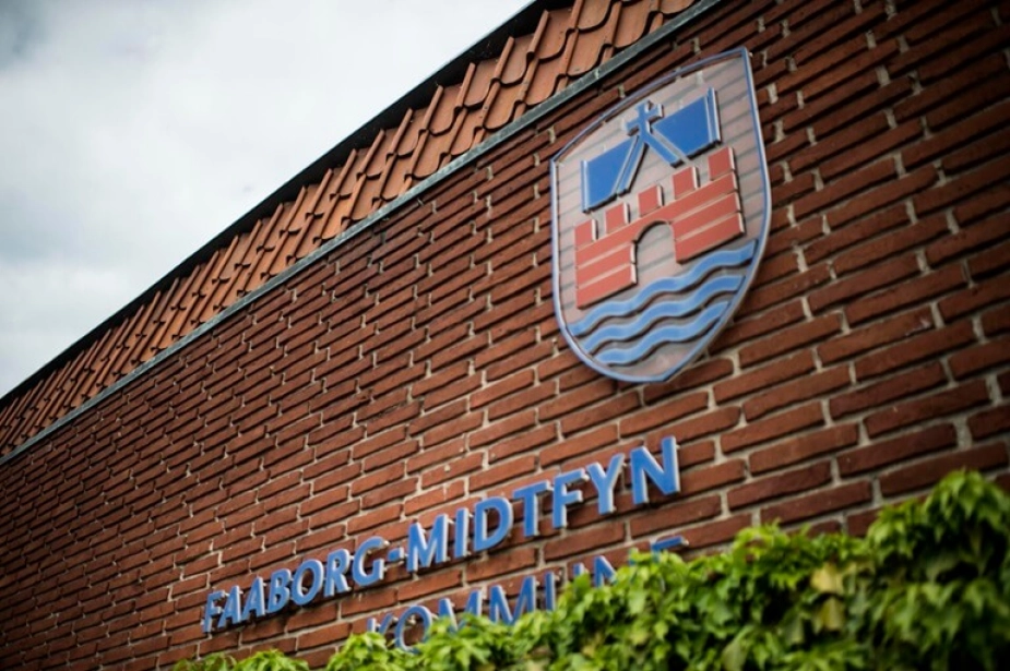 Borgmesteren i Faaborg-Midtfyn Kommune er på byrådets vegne irriteret over, at få besked om budgetoverskridelser for 2023 alt for sent.
