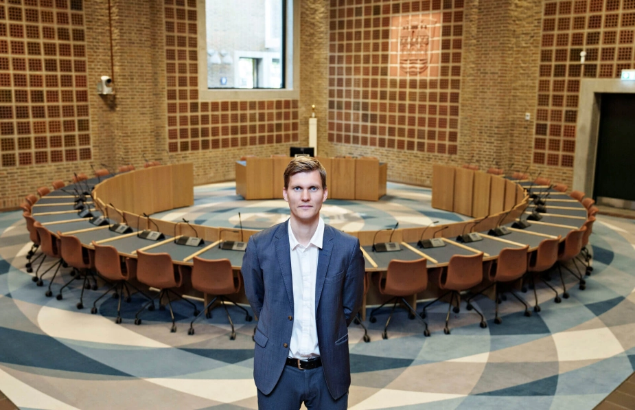 For andet år i træk har et enigt Aalborg Byråd vedtaget et forslag til KL's delegeretmøde. Borgmester Lasse Frimand Jensen (S) stod i spidsen for et ændringsforslag, som fjernede et af tre afsnit fra Enhedslistens oplæg.