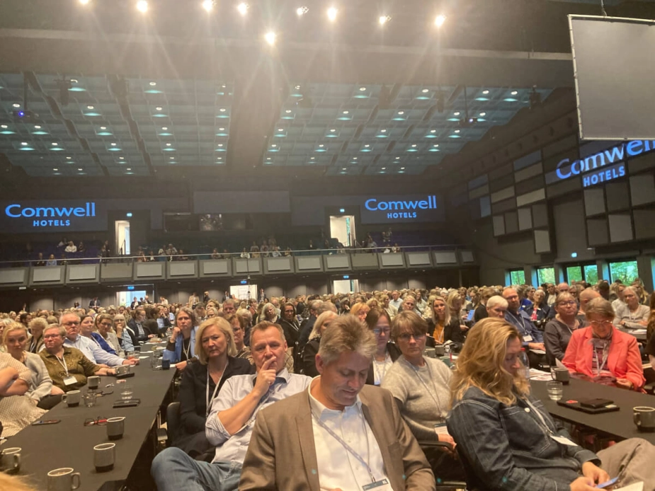 Der er altid fyldt godt op i salen i Comwell i Kolding, når der holdes KL-konferencer. Billedet er fra KL's Ældre- og Sundhedskonference i oktober 2023.