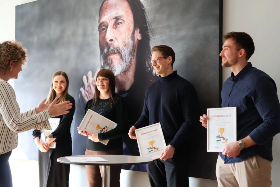 De to sociologistuderende Martin Lassen Agertoug og Sebastian Dick Frederiksen fra Københavns Universitet modtog prisen.