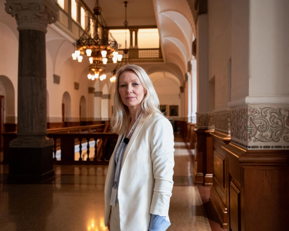 Dina Raabjerg kom i Folketinget på en trist baggrund, men er umådelig glad for sit nye ordførerskab.