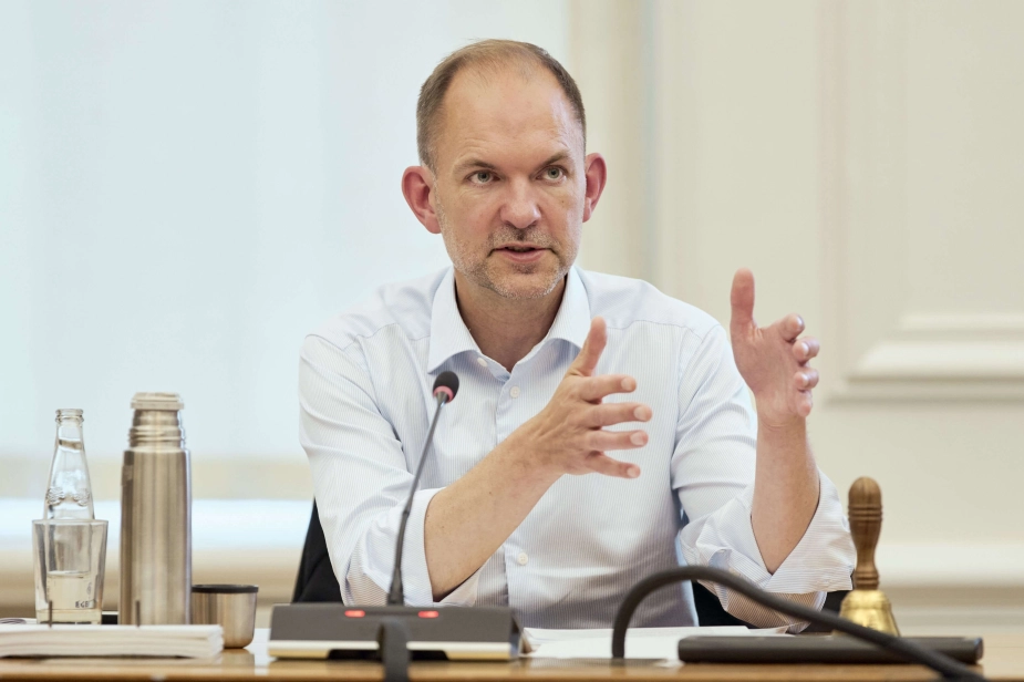 Minister for grøn trepart Jeppe Bruus forsøger at samle partier om en ny kvælstofregulering.