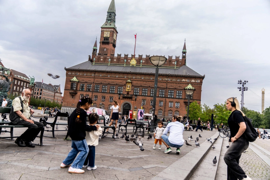 Københavns Kommune har vundet omkring 1 milliard kroner fra landets øvrige kommuner i udligning ved at have holdt 2700 borgere på kontanthjælpsydelser i mange år.