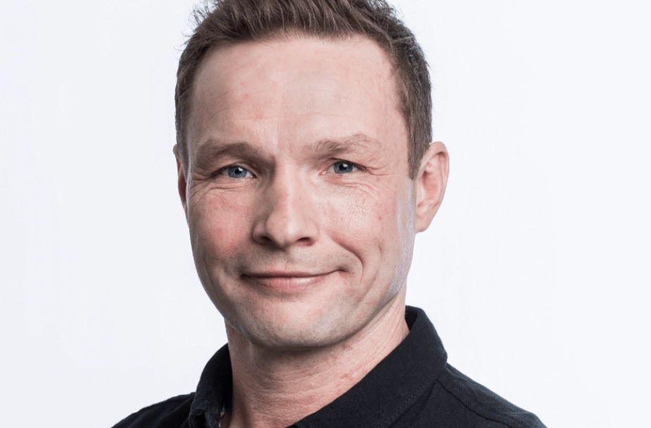 Andreas Kiel, gruppeformand for Socialdemokratiet i København, understreger, at kommunen har mange akademikere, men det vigtigste er, hvordan de bruges. Han mener, man bør undersøge, om kommunen har ansat flere akademikere, end der reelt er behov for.