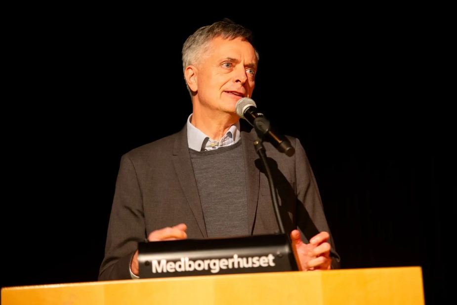 "Jeg vil glæde mig til at følge Herlev Kommune på den videre og spændende rejse," siger Jesper Zwisler i pressemeddelelsen.