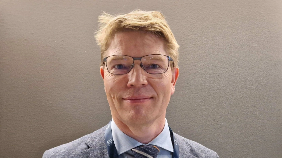 "eg synes, man har haft utrolig travlt med at tegne et vrangbillede af, hvad der foregår ude i kommunerne nu," påpeger Mogens Hansen, ældredirektør i Nordfyns Kommune.