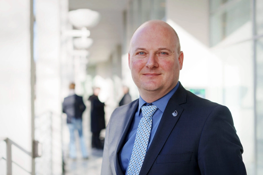 Ole Vive, borgmester i Faxe Kommune, var onsdag vært for et borgermøde i Haslev om det specialiserede børneområde, hvor sagsbehandlingen har været fejlfyldt gennem flere år.