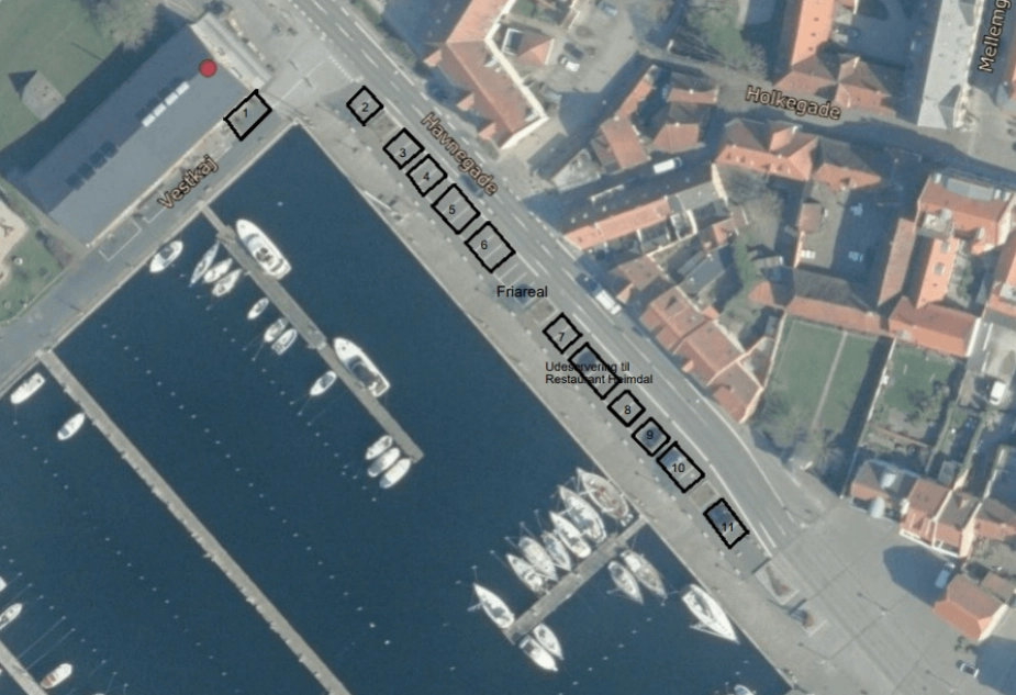 Her ses det omdiskuterede havneområde og den nye vedtagne placering af staderne, så der tages hensyn til naboerne.