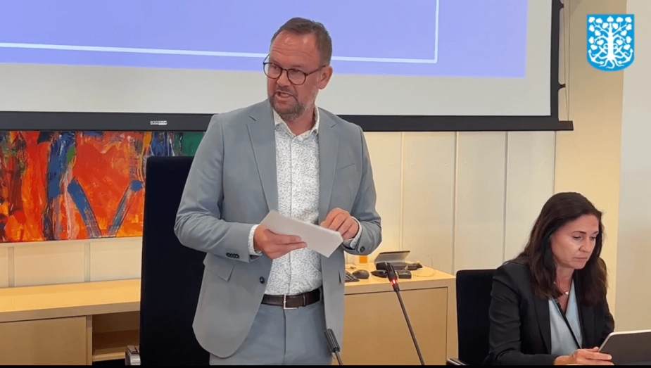 Borgmester Jesper Frost Rasmussen afviser stadig ikke at hæve skatten.
