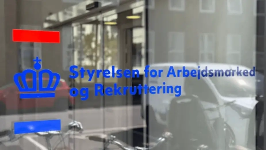 Styrelsen for Arbejdsmarked og Rekruttering (STAR) nedlægger 45 fuldtidsstillinger ud af 367 i 2025 som led i en større personaletilpasning.