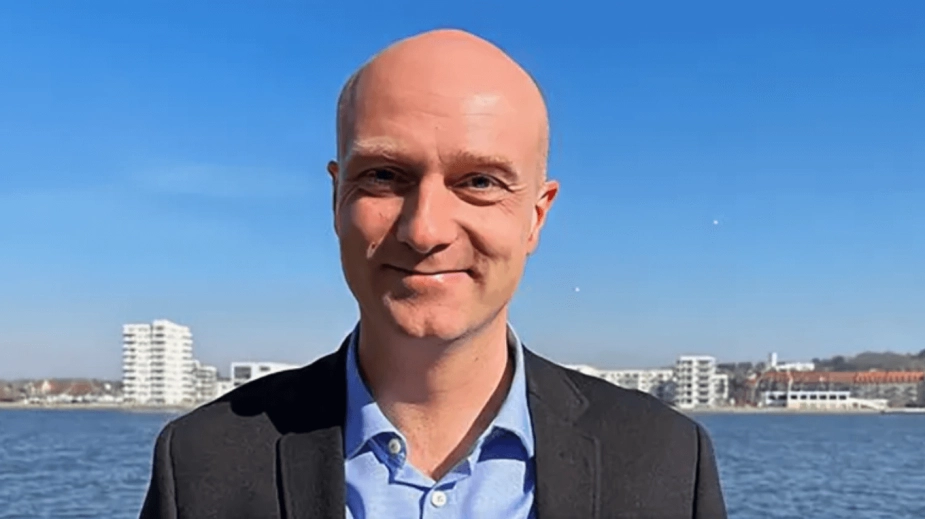 Søren Harding Søndergaard tiltræder 1. november som ny arbejdsmarkedschef i Struer Kommune. Han kommer fra Styrelsen for Arbejdsmarked og Rekruttering (STAR) og vender tilbage til det kommunale beskæftigelsesområde.