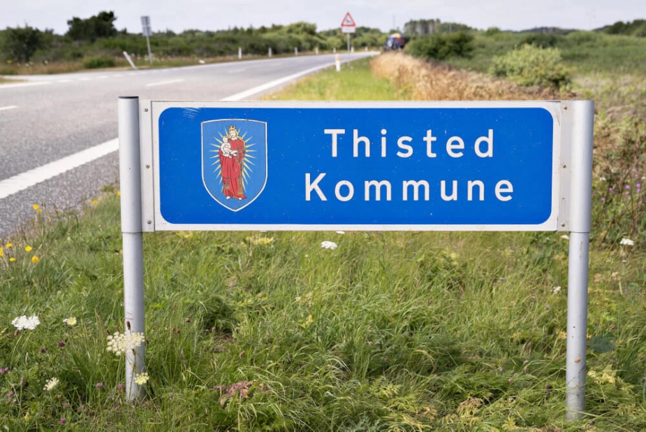 Ti unge vestjyder har mandag erkendt at have stjålet 31 vejskilte over en periode på halvandet år forskellige steder i Thisted Kommune.